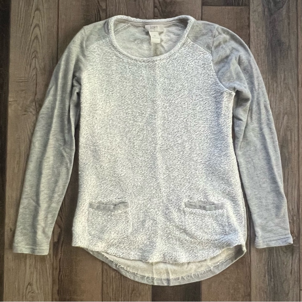 Ann Taylor Loft Gray Long Sleeve Sweater with Pockets Size XS